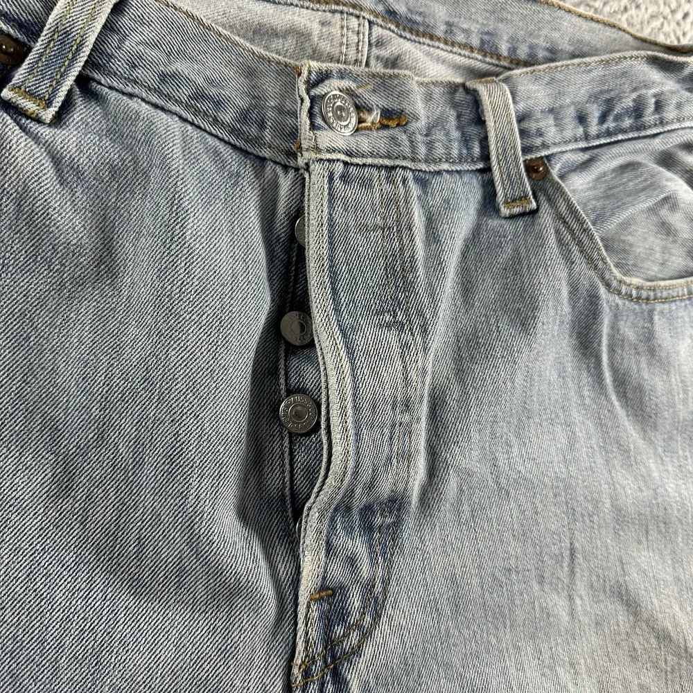 VINTAGE Levi's 501 Jeans Mens 35x32 (Fits 34x30) Light‎ Wash Distressed Classic